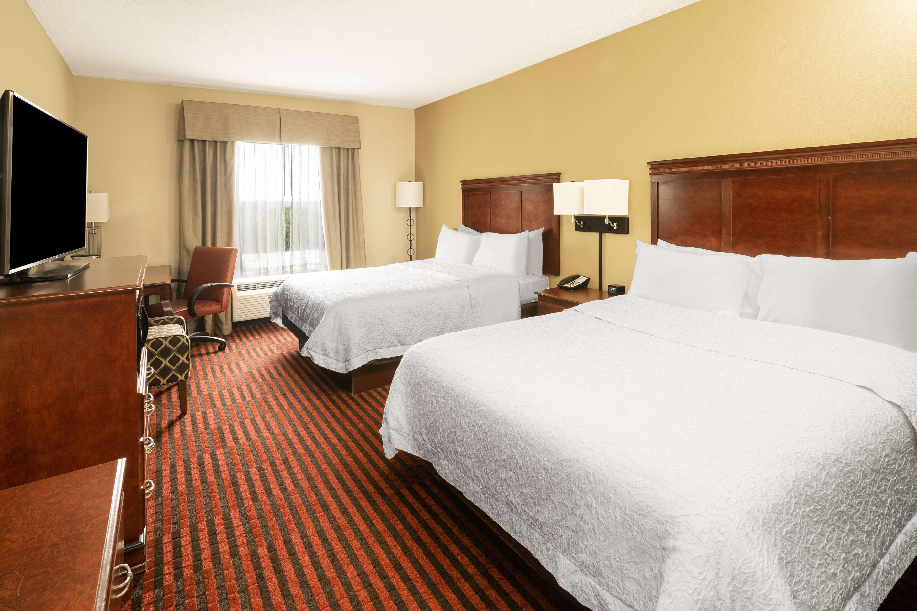 Hampton Inn Ковингтон Экстерьер фото