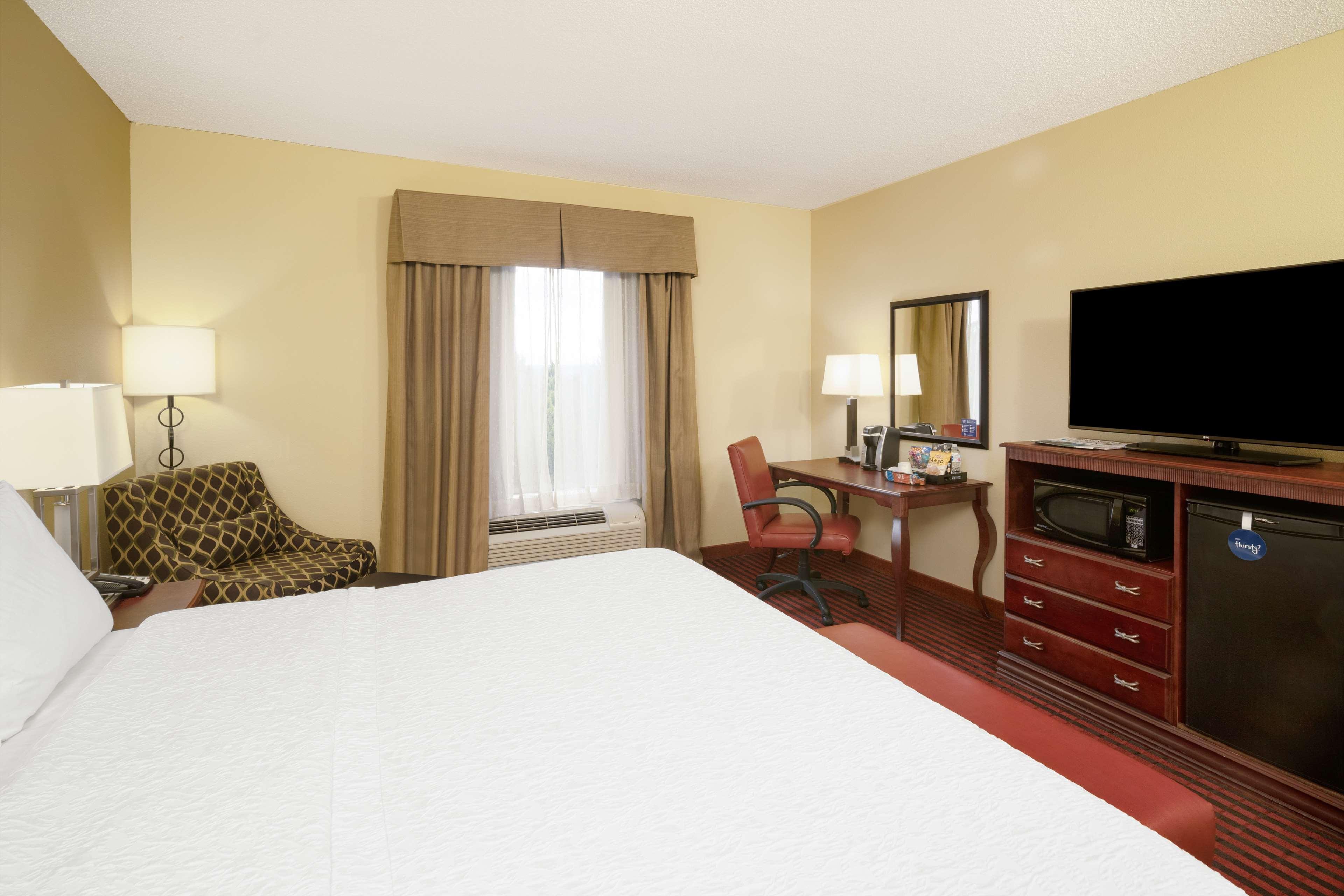 Hampton Inn Ковингтон Экстерьер фото