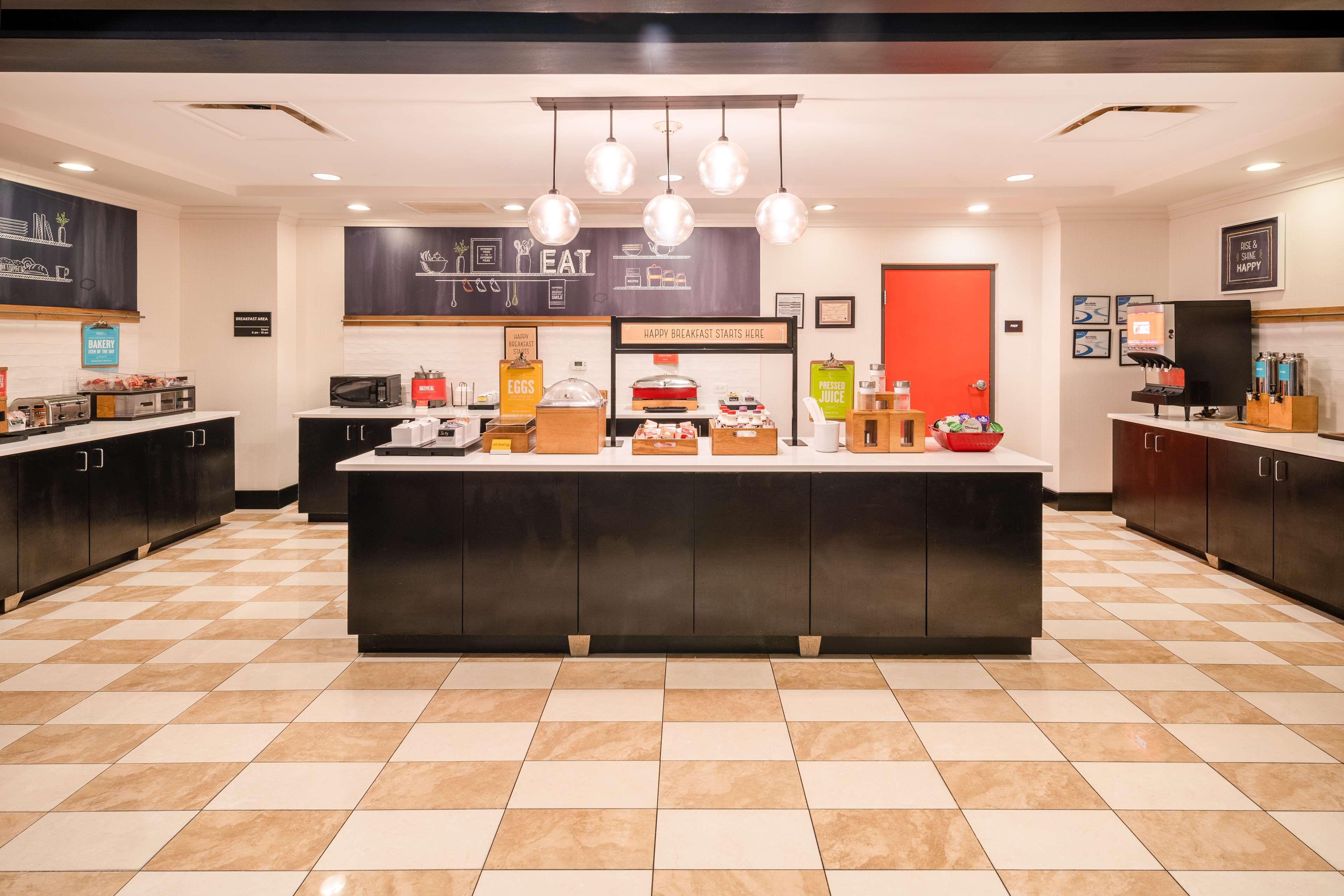Hampton Inn Ковингтон Экстерьер фото