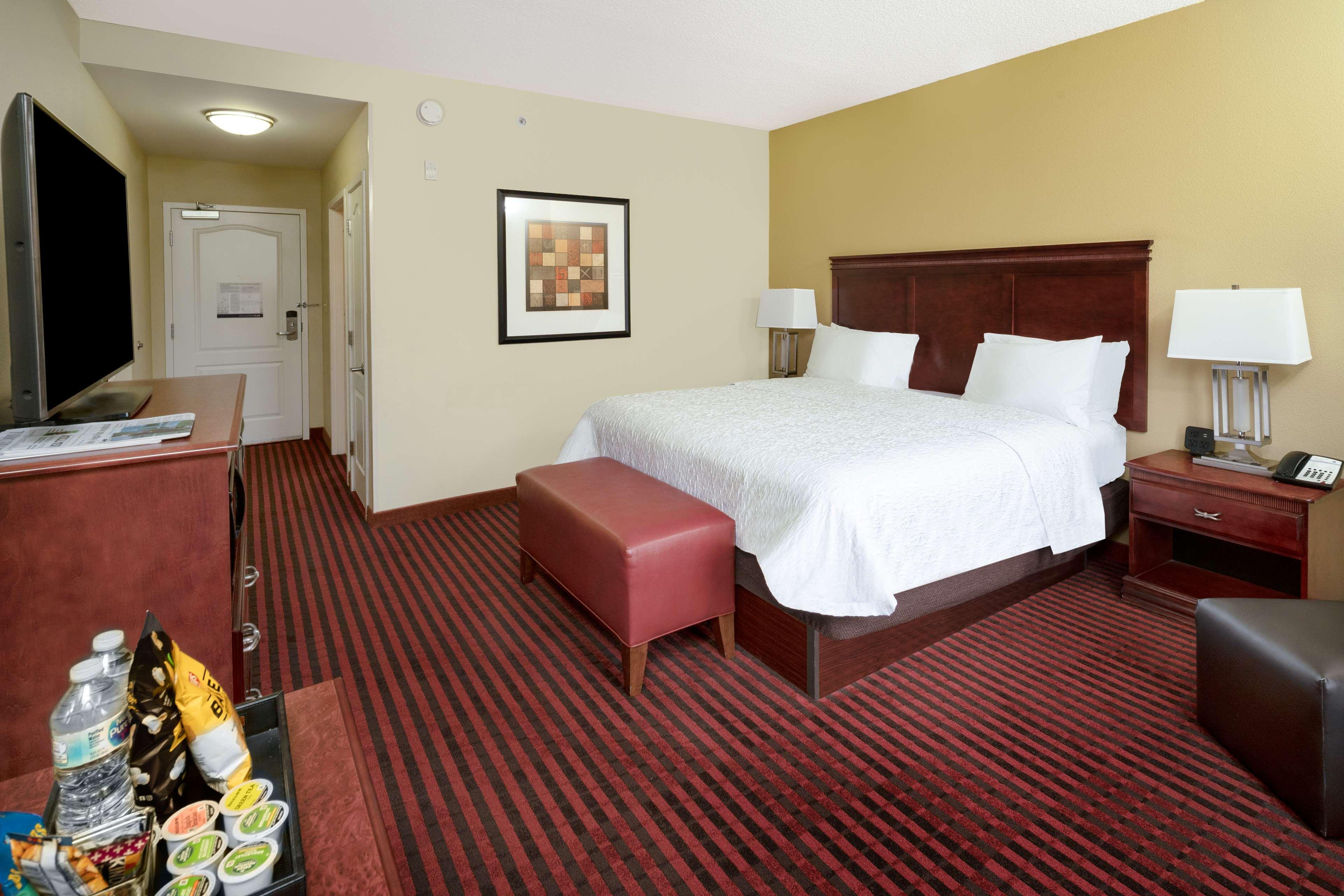 Hampton Inn Ковингтон Экстерьер фото