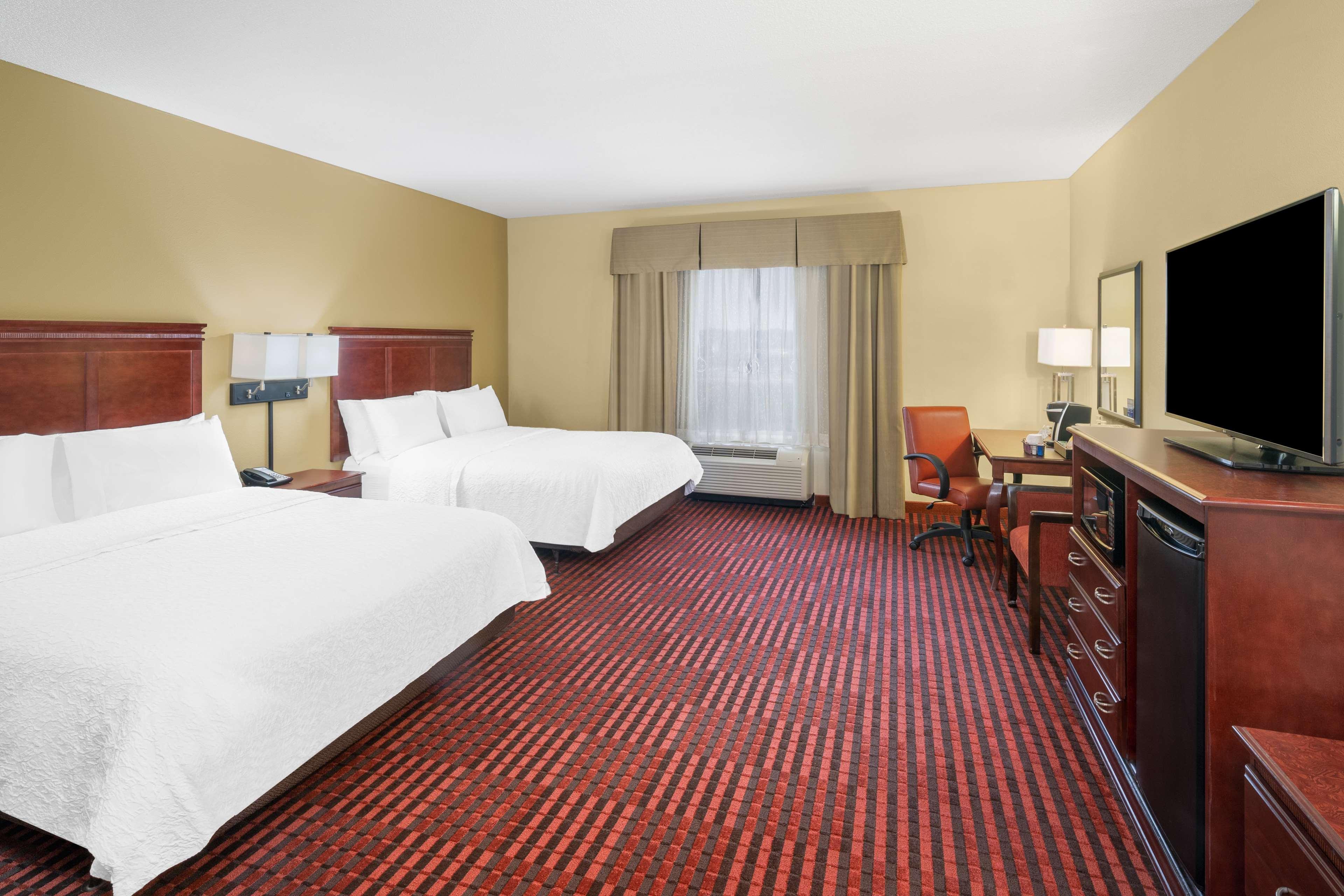 Hampton Inn Ковингтон Экстерьер фото
