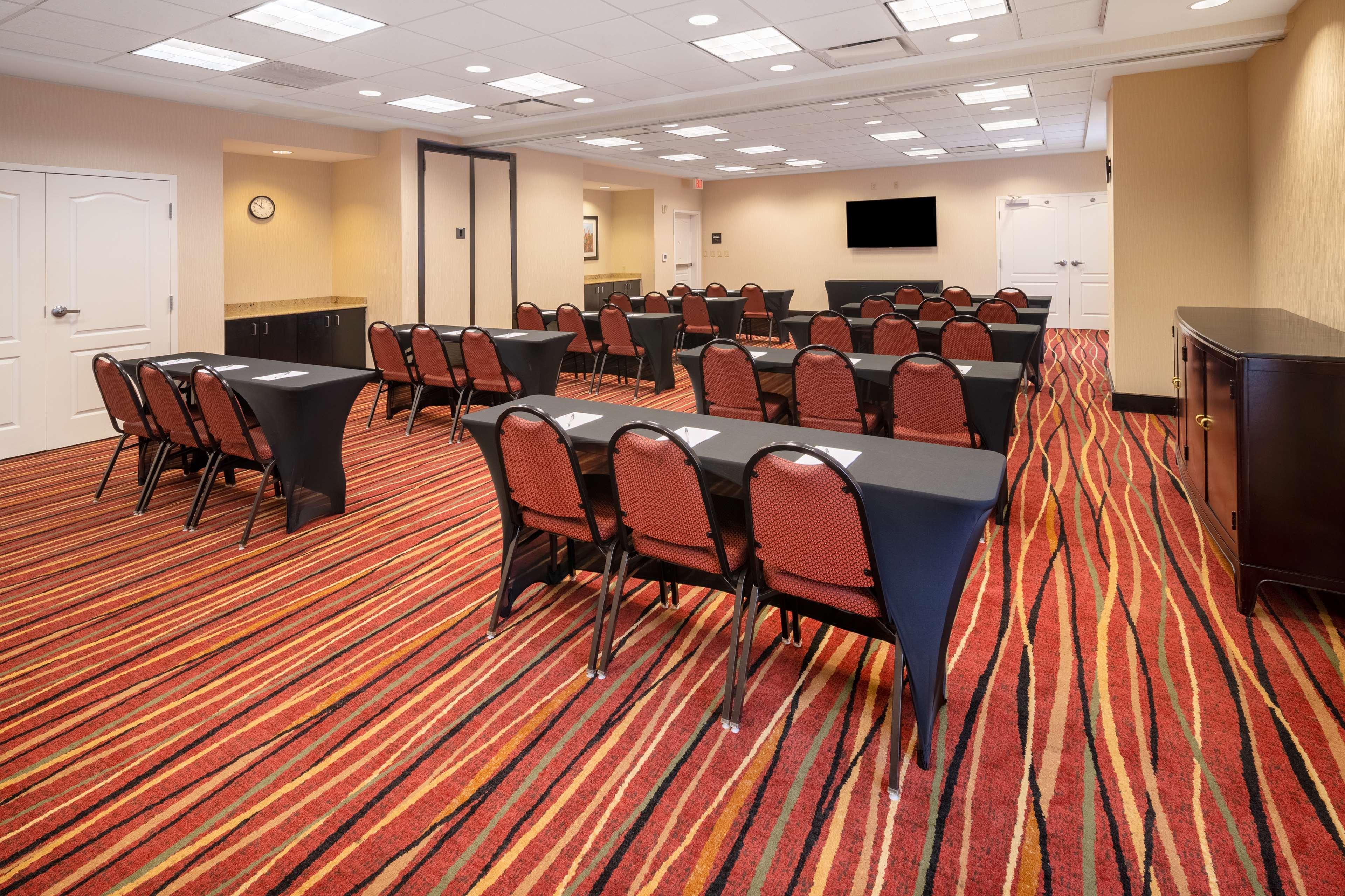 Hampton Inn Ковингтон Экстерьер фото