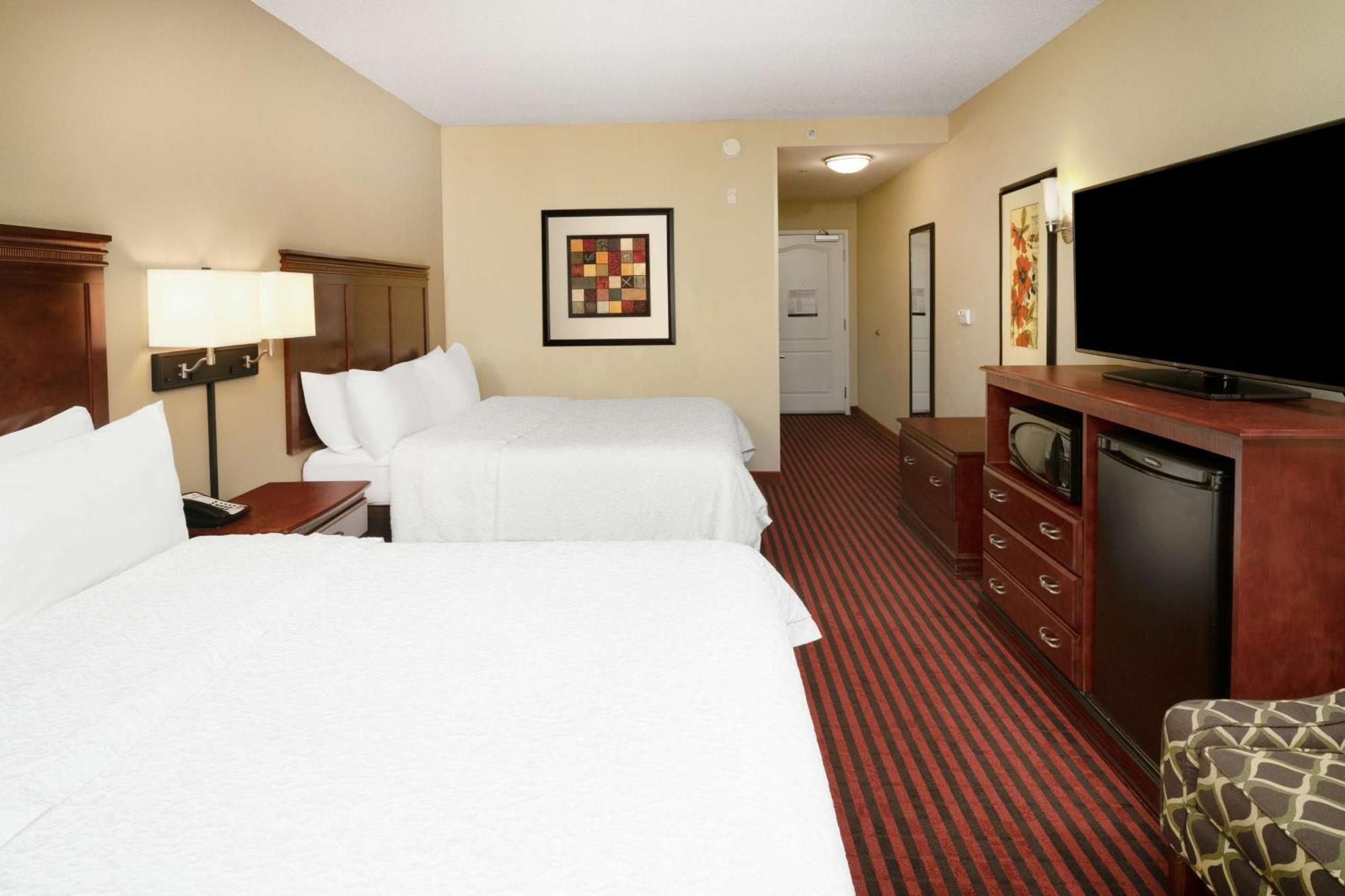 Hampton Inn Ковингтон Экстерьер фото