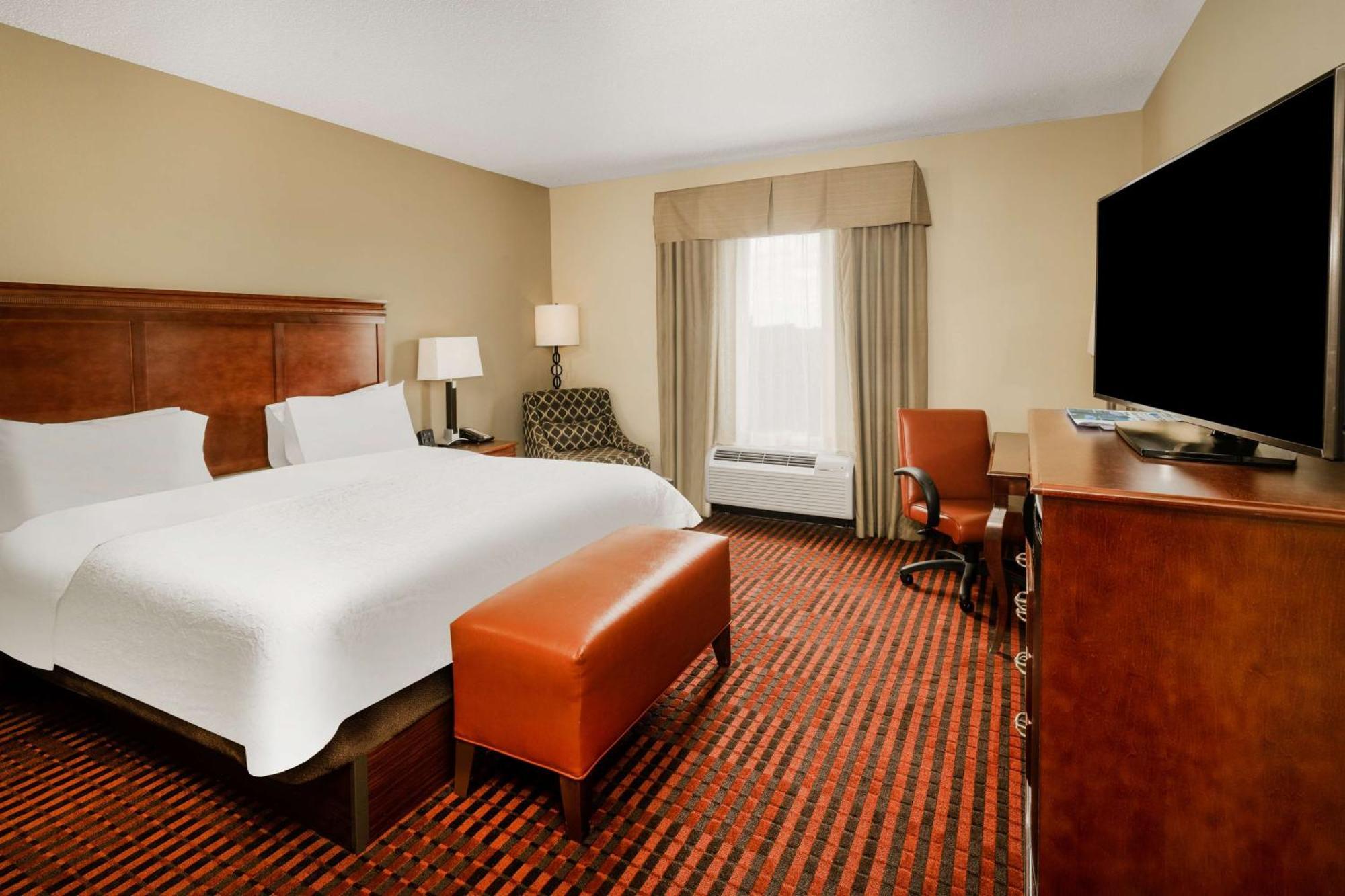 Hampton Inn Ковингтон Экстерьер фото