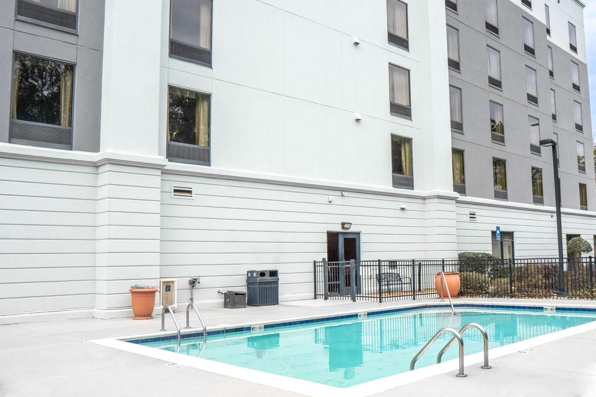 Hampton Inn Ковингтон Экстерьер фото
