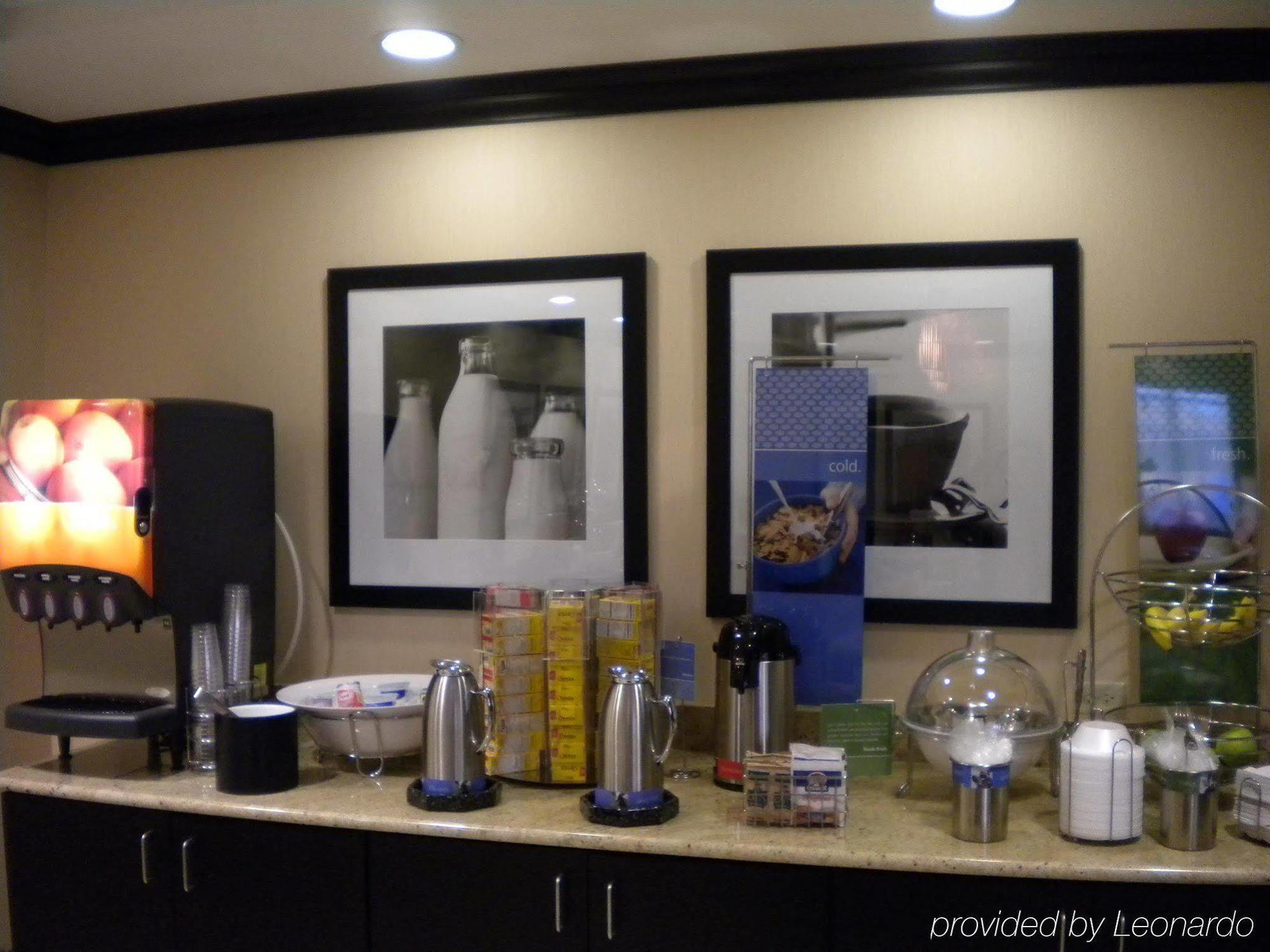 Hampton Inn Ковингтон Экстерьер фото
